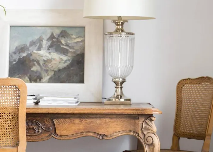 Beautiful First Floor Apartment In Central London