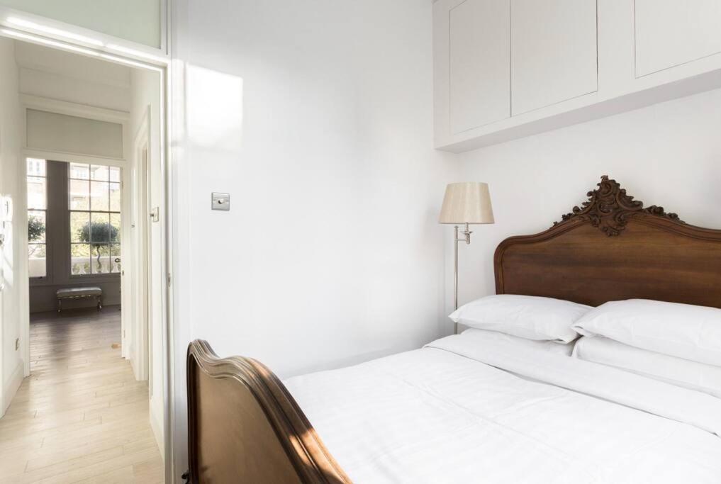 Beautiful First Floor In Central *